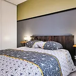 Appartamento Confort ! Calme, Climatisation, Piscine, Parking Gratuit, Grande Terrasse, Netflix, Wifi *