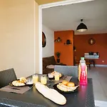 Appartamento Confort ! Calme, Climatisation, Piscine, Parking Gratuit, Grande Terrasse, Netflix, Wifi *
