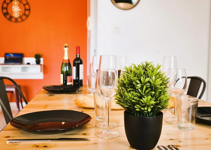 Apartamento Confort ! Calme, Climatisation, Piscine, Parking Gratuit, Grande Terrasse, Netflix, Wifi Carcasona