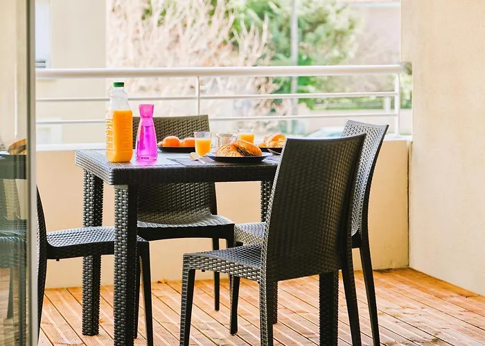 Confort ! Calme, Climatisation, Piscine, Parking Gratuit, Grande Terrasse, Netflix, Wifi Apartamento *