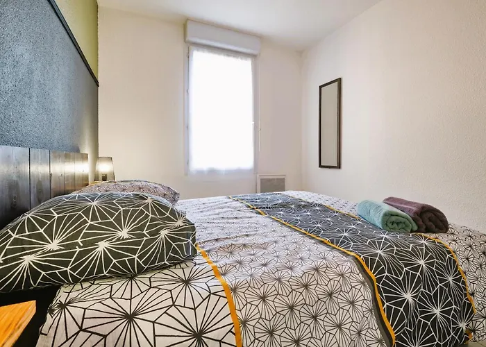 Confort ! Calme, Climatisation, Piscine, Parking Gratuit, Grande Terrasse, Netflix, Wifi Apartamento Carcasona