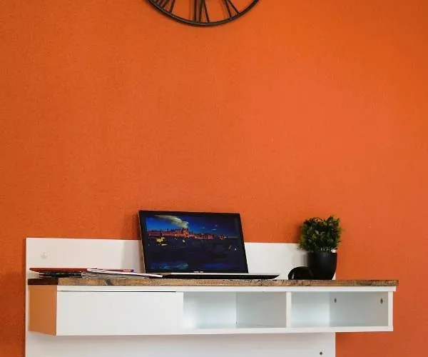 Confort ! Calme, Climatisation, Piscine, Parking Gratuit, Grande Terrasse, Netflix, Wifi Carcasona