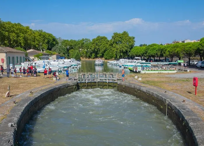 Confort ! Calme, Climatisation, Piscine, Parking Gratuit, Grande Terrasse, Netflix, Wifi Carcasona